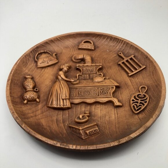 Vintage Multi Prod Inc. USA Decorative Plate Wall Hanging Wood Look Retro Kitsch - Picture 5 of 10